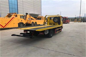 行唐非事故拖车